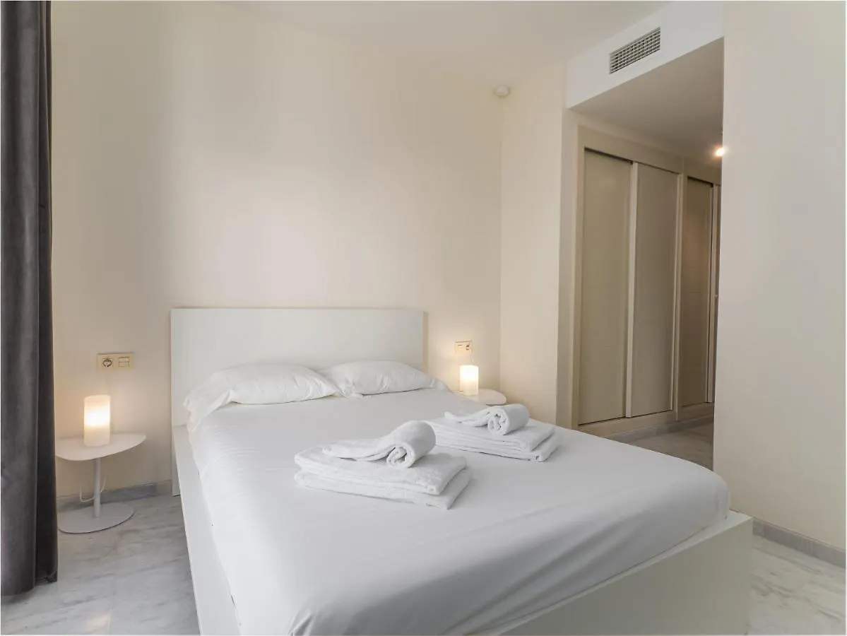 2051-New 3 Bedrooms On Golf 에스테포나 아파트