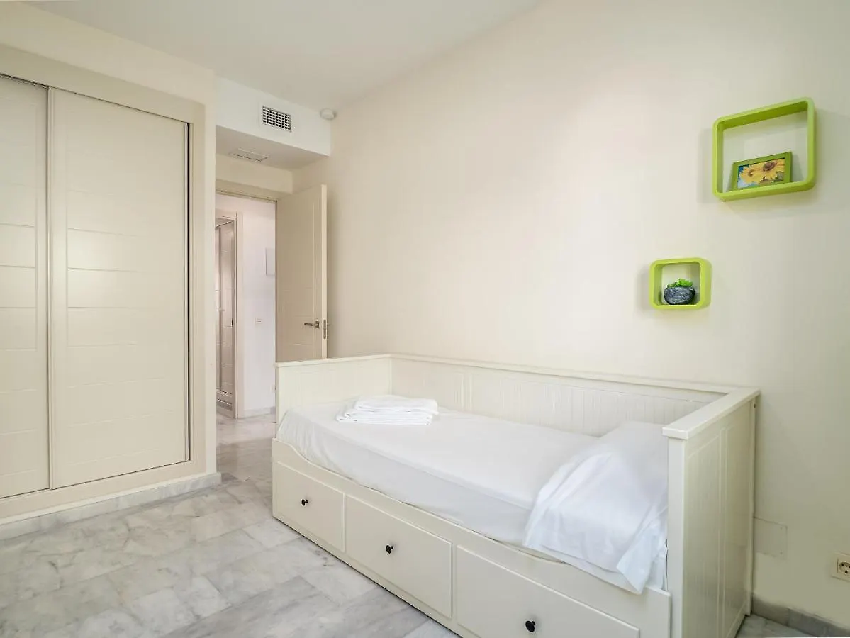 2051-New 3 Bedrooms On Golf 에스테포나 0*,  스페인